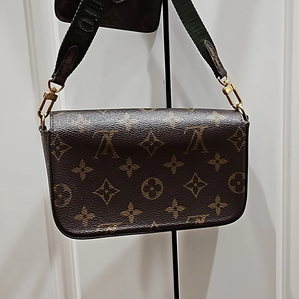 Louis Vuitton Felicie Strap and Go